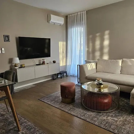 Modern - Sarajevo, Stup Sarajewo